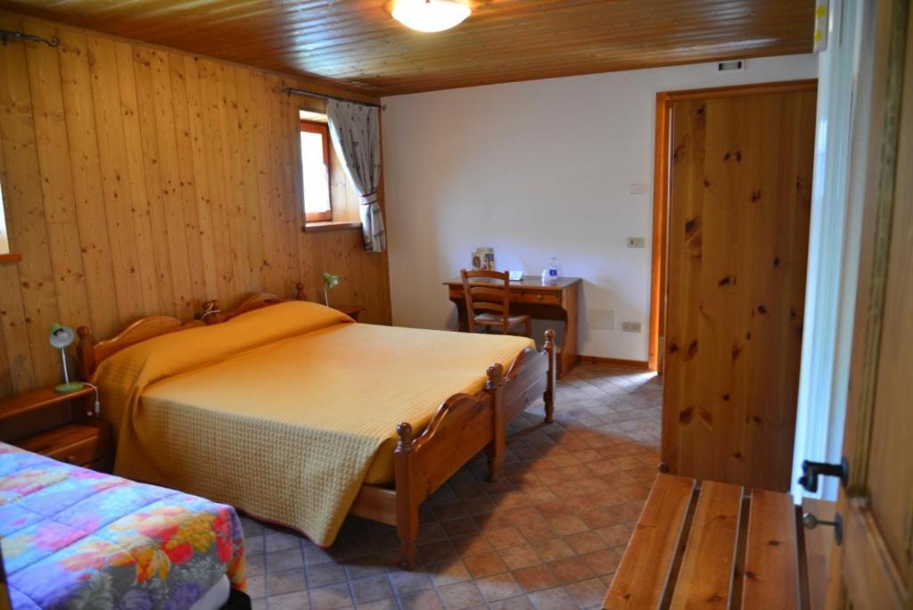 Agriturismo Pian Dei Tass Barcis Exterior photo